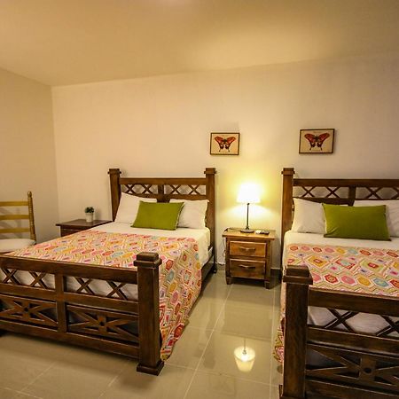 Deluxe Suites Guacamayos - Eco-Lodge & Swimming Pool Bonao Exteriör bild
