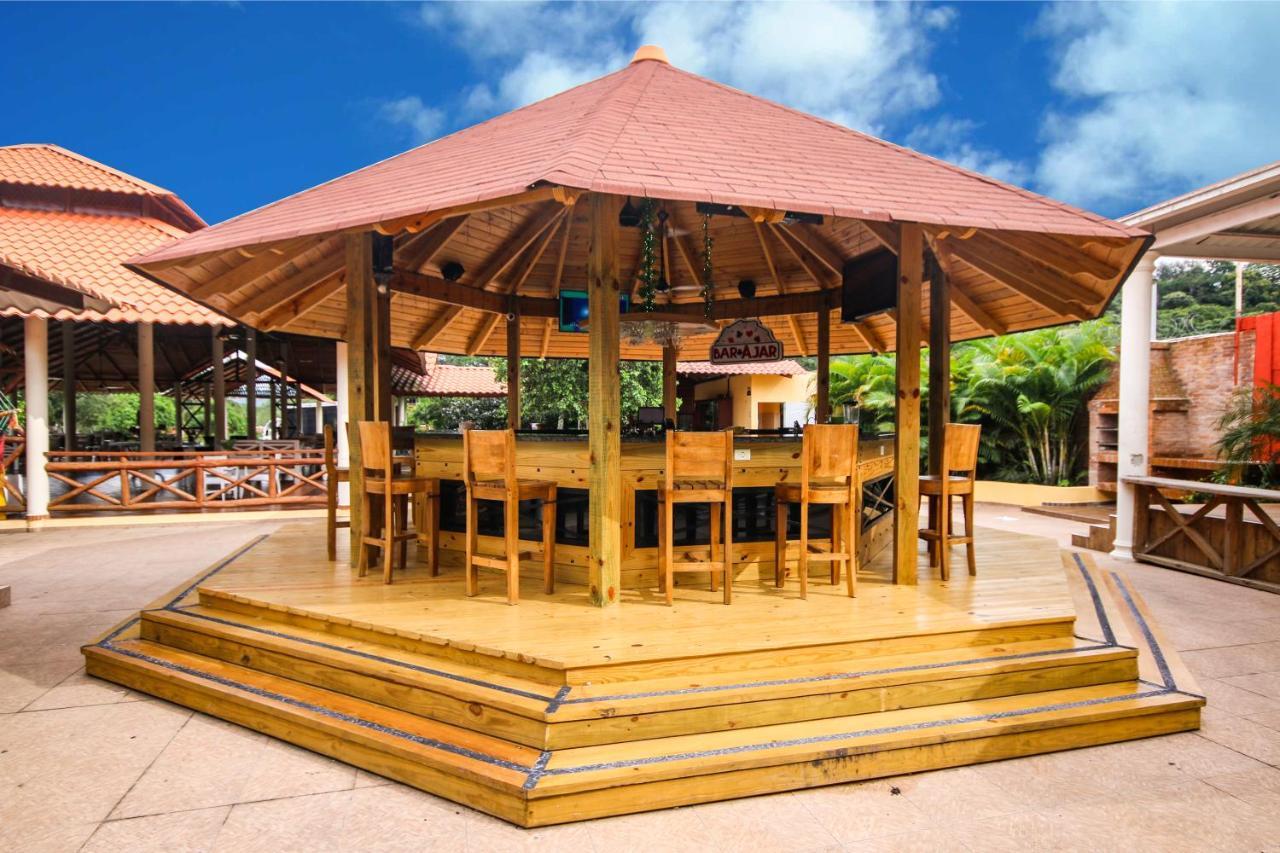 Deluxe Suites Guacamayos - Eco-Lodge & Swimming Pool Bonao Exteriör bild