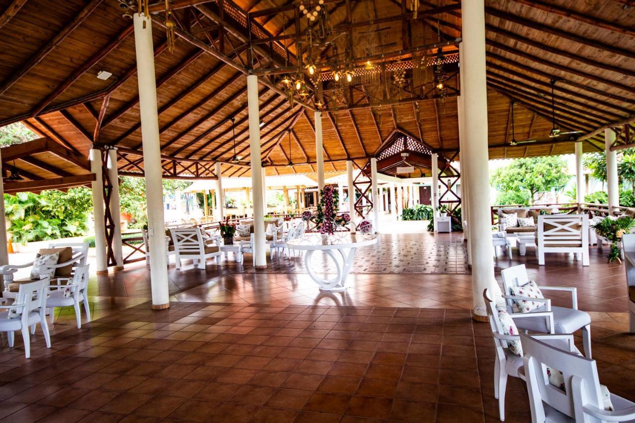 Deluxe Suites Guacamayos - Eco-Lodge & Swimming Pool Bonao Exteriör bild