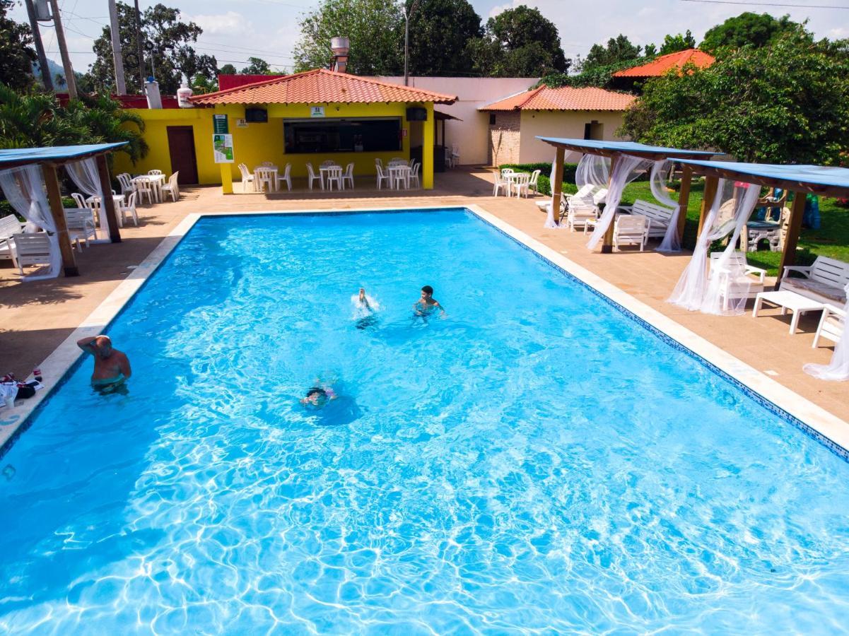 Deluxe Suites Guacamayos - Eco-Lodge & Swimming Pool Bonao Exteriör bild
