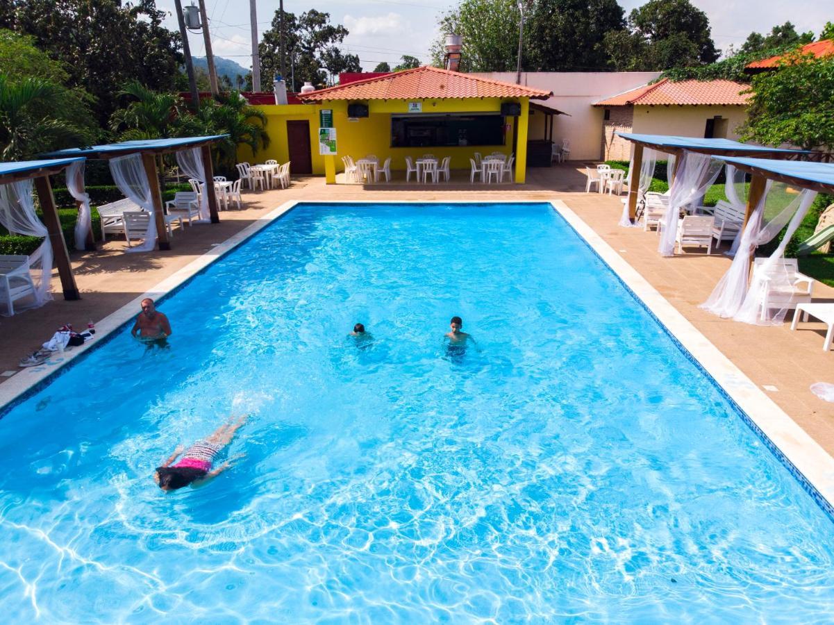 Deluxe Suites Guacamayos - Eco-Lodge & Swimming Pool Bonao Exteriör bild