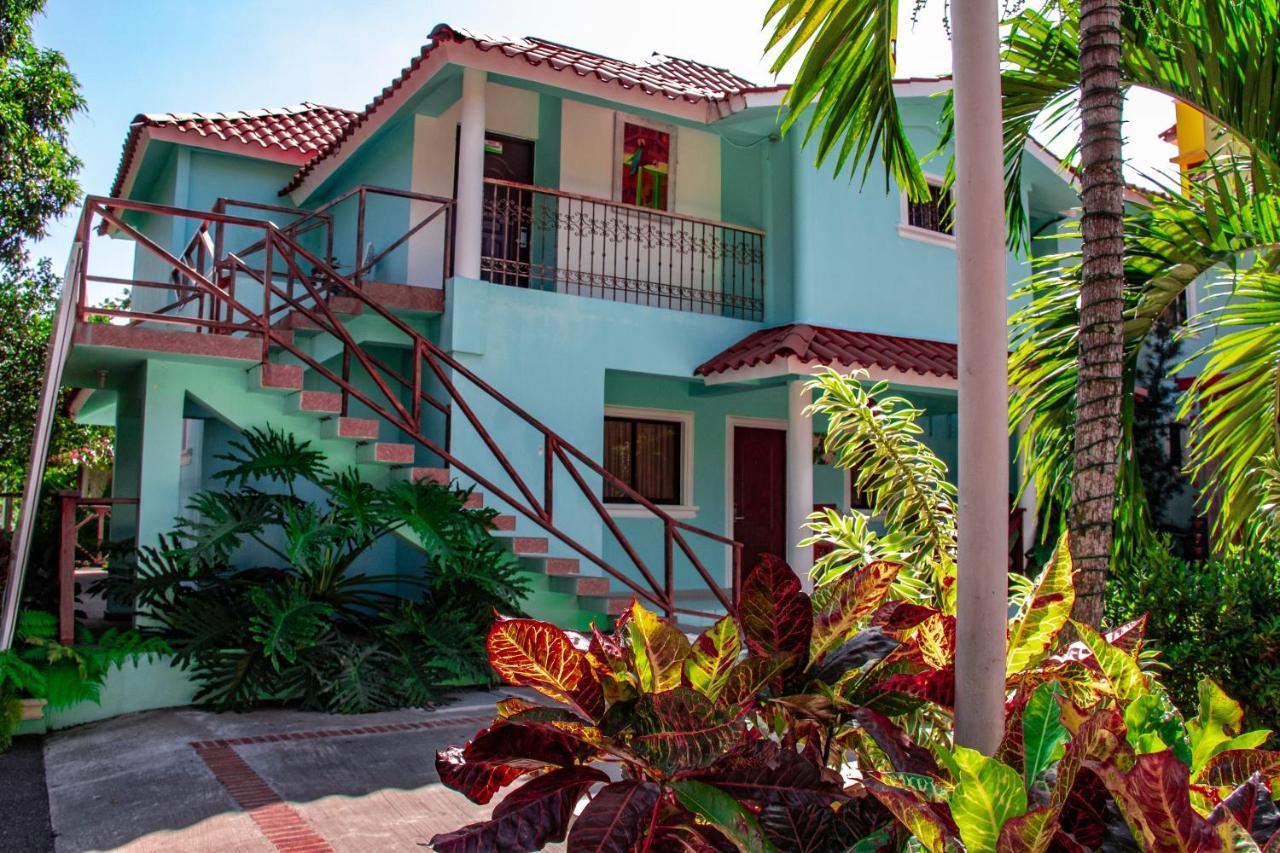 Deluxe Suites Guacamayos - Eco-Lodge & Swimming Pool Bonao Exteriör bild