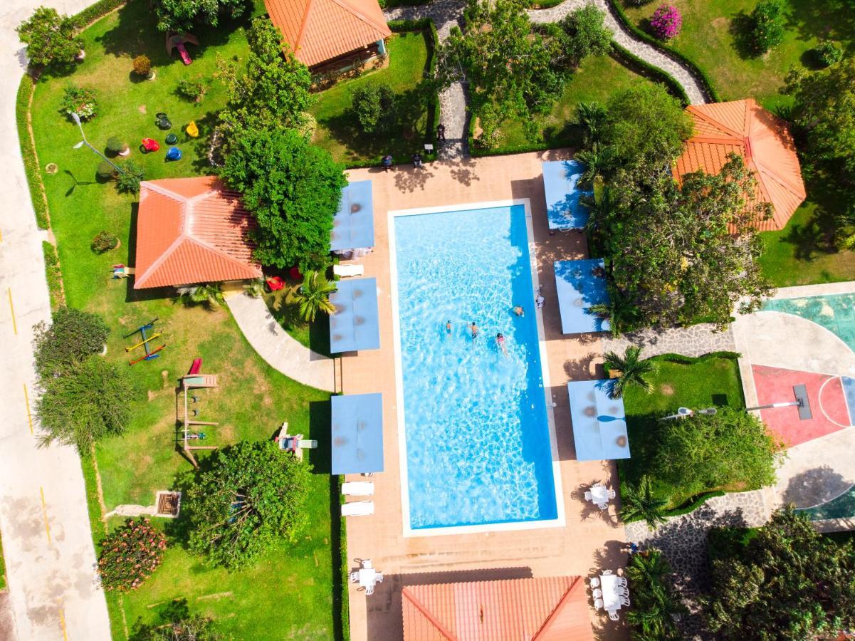Deluxe Suites Guacamayos - Eco-Lodge & Swimming Pool Bonao Exteriör bild